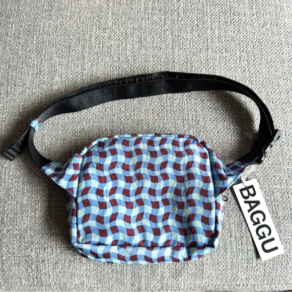 Baggu Wavy Gingham Blue Fanny Pack New - Picture 6 of 10